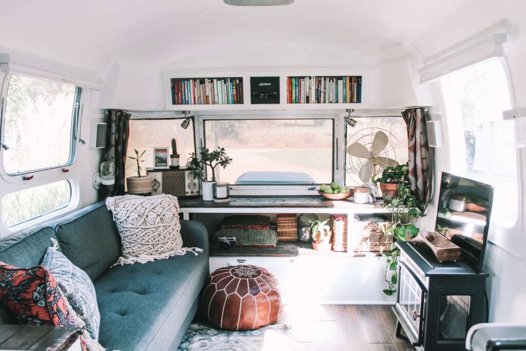 How Do I Decorate A Tiny Home?
