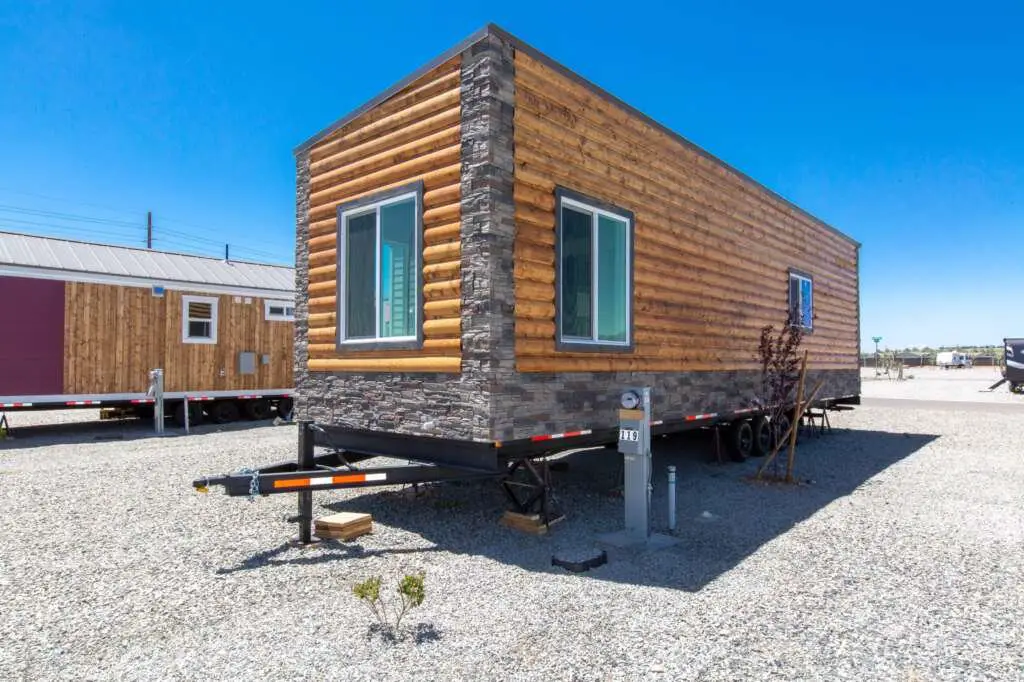 How Do I Choose The Right Builder For My Tiny Home?