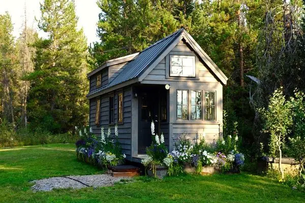 How Do I Find A Contractor To Build My Tiny Home?