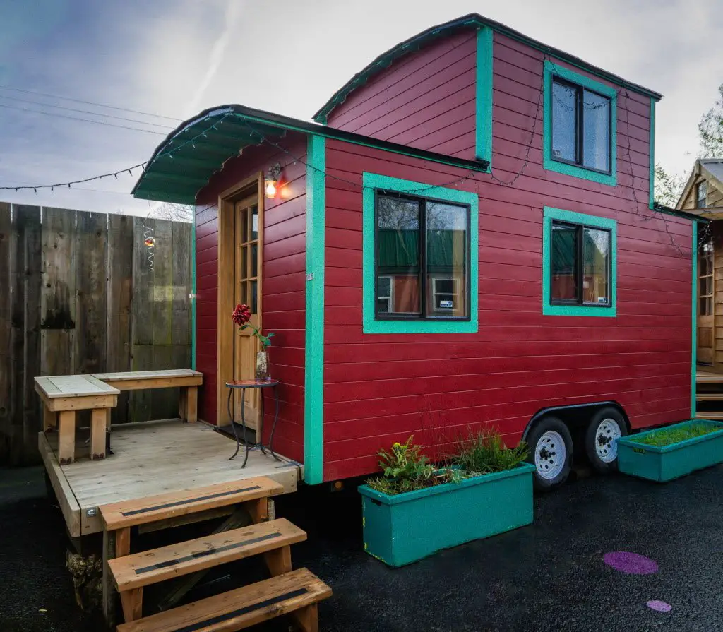 How Do Tiny Homes Handle Storms?