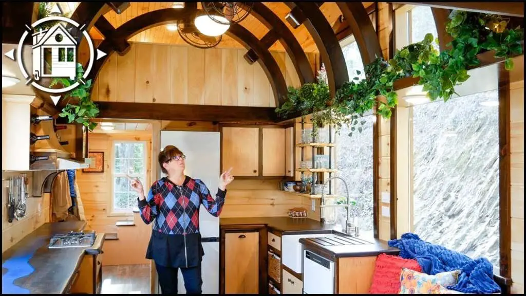 A Tour of Carmen and Bills Gorgeous Tiny Home in Tennessee