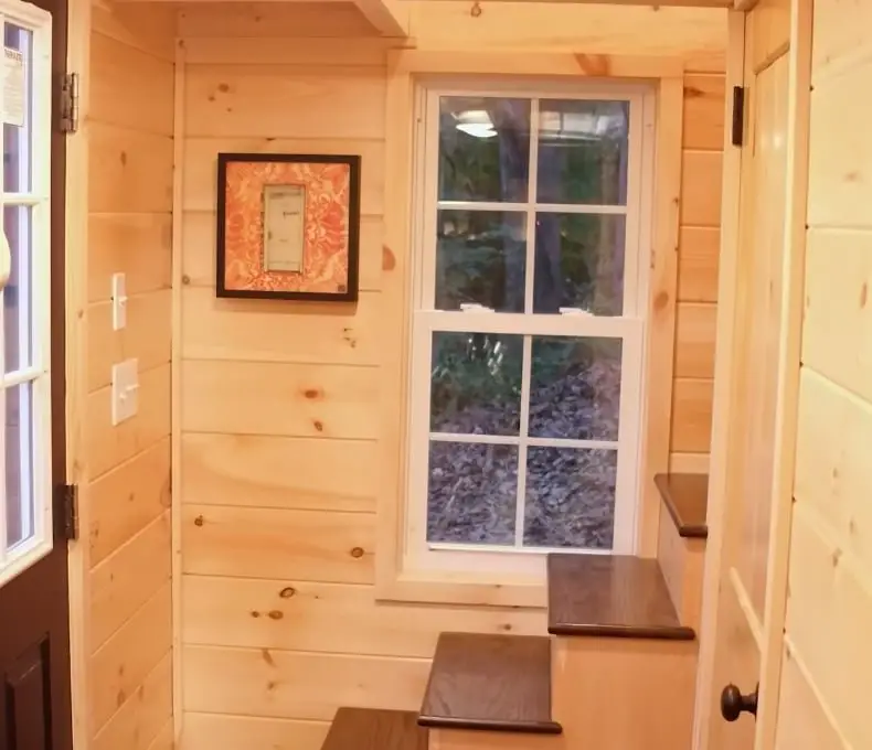 A Tour of Carmen and Bills Gorgeous Tiny Home in Tennessee