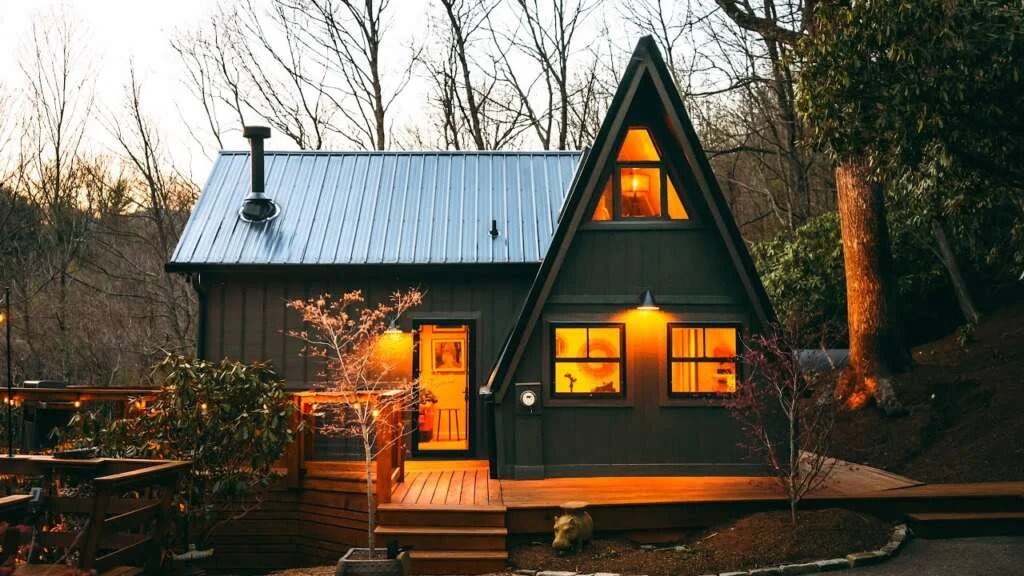 The Moon-a-chalet: A Unique Renovated Cabin in Blowing Rock, NC